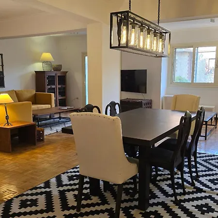 Walnut Apartment